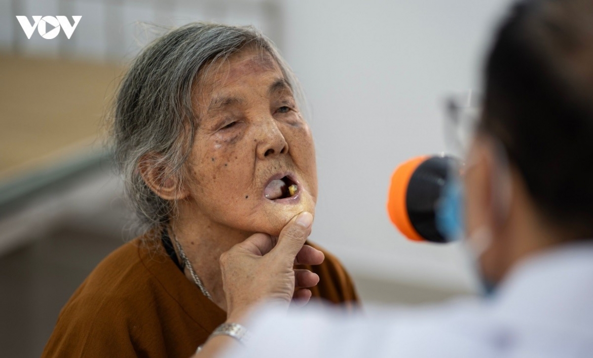 vi sao nguoi dan van doi co benh moi di kham hinh anh 1