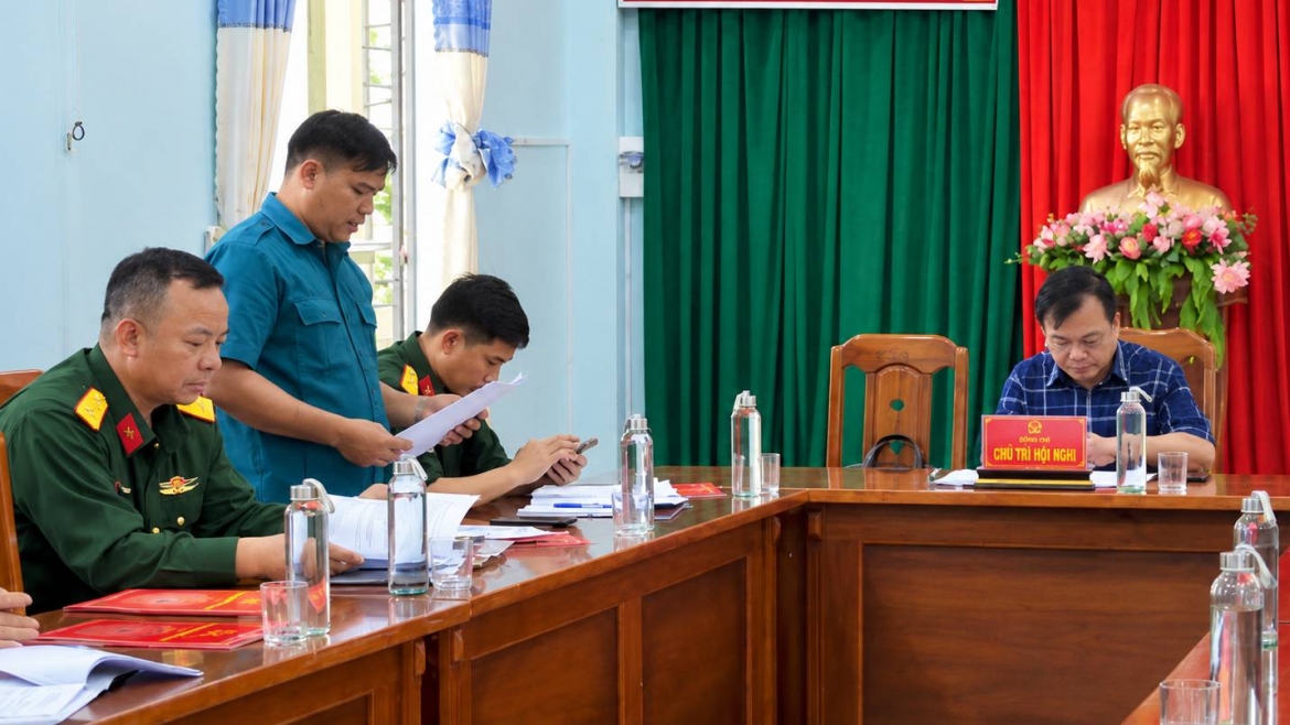 ky luat 2 chi huy truong ban chi huy quan su xa o gia lai hinh anh 1