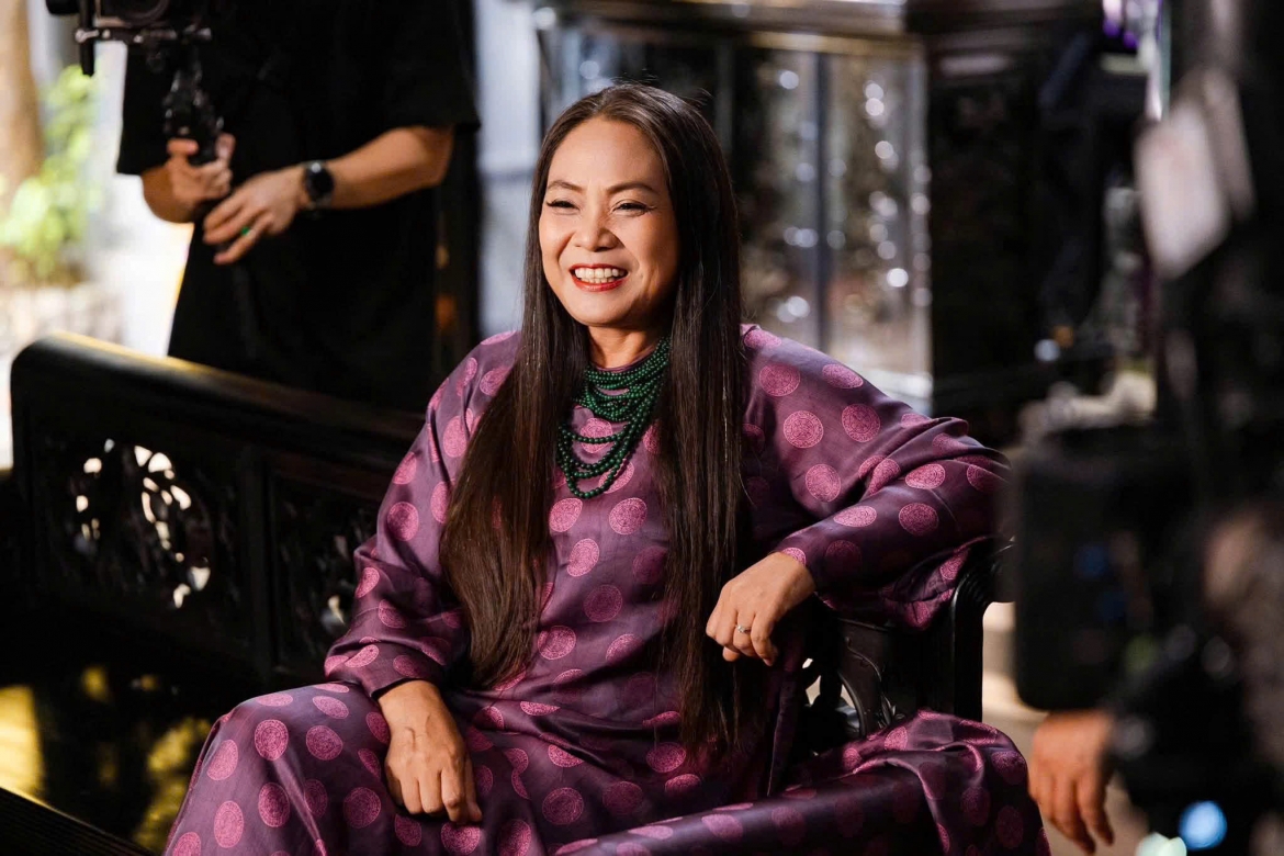 nghe nhan Ao dai lan huong ke chuyen gieo mam xanh tren lua thai hinh anh 1