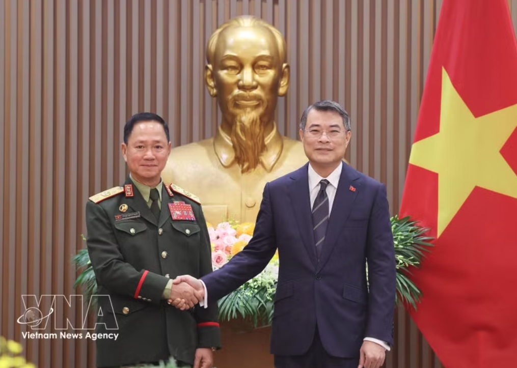 defence, security cooperation is an important pillar of vietnam laos ties pm picture 1