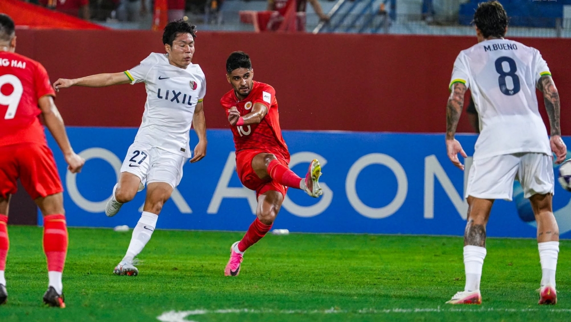 ngoai binh cahn gui thong diep xuc dong sau khoanh khac dac biet o cup c1 chau A hinh anh 1