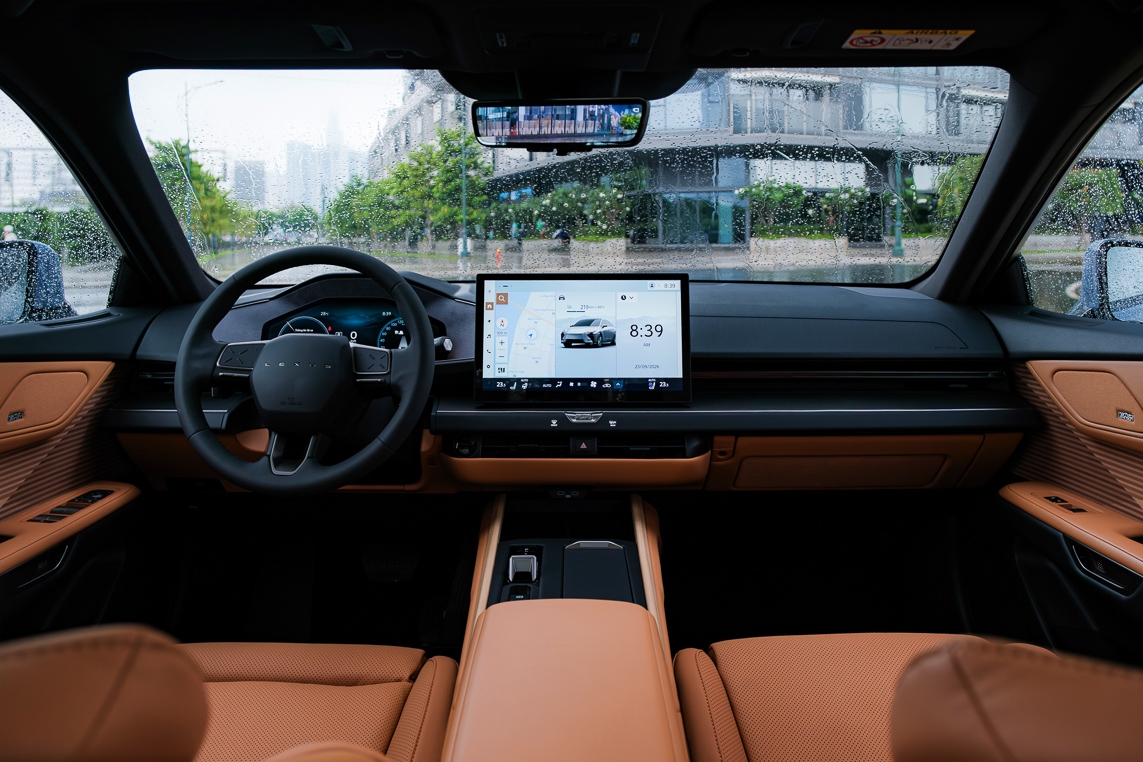 lexus es the he moi ra mat tai viet nam, gia tu 2,34 ty dong hinh anh 3