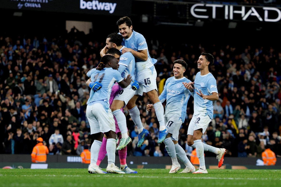 man city de tho, liverpool gap kho khan o tu ket cup lien doan anh 2026 27 hinh anh 1