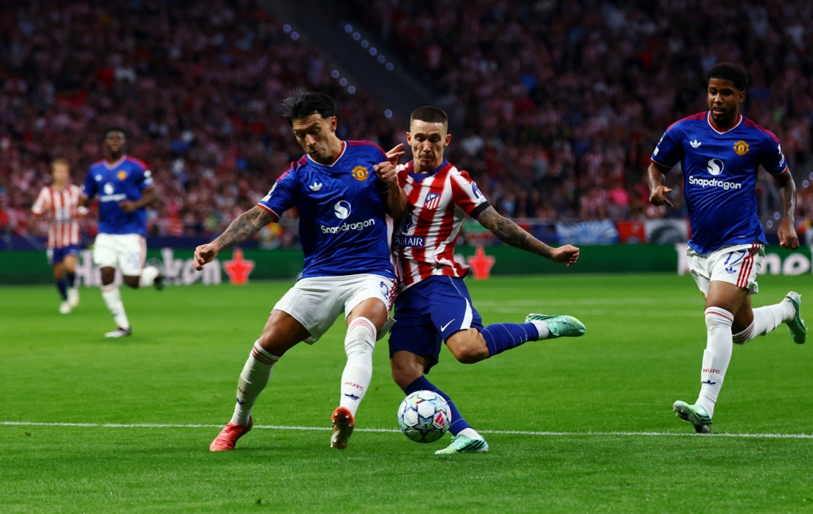 lisandro martinez chi trich lanh dao mu sau tran thua atletico madrid hinh anh 1