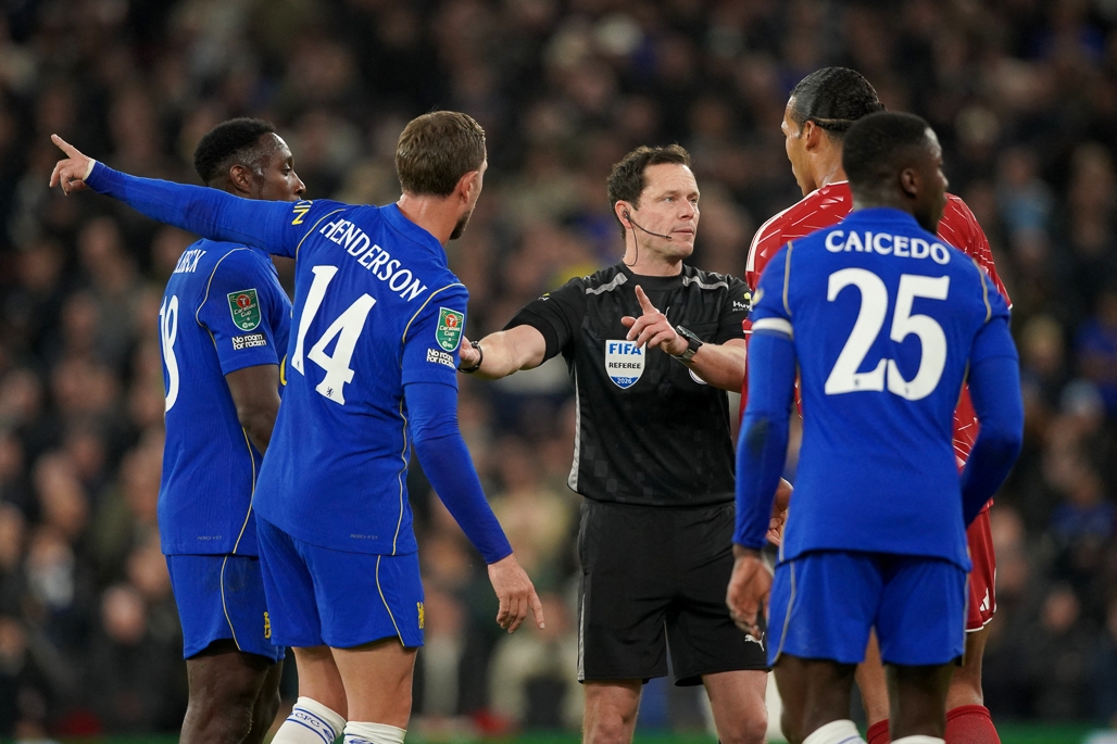 truc tiep liverpool 1-1 chelsea lien tiep hai ban thang tren cham phat den hinh anh 3