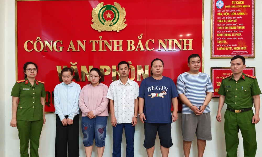 Khởi tố nhóm giả danh nhân viên ngân hàng lừa người vay vốn