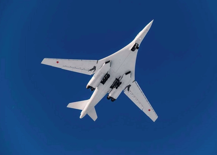 Nga hồi sinh oanh tạc cơ Tu-160M, hé lộ cuộc lột xác bên trong
