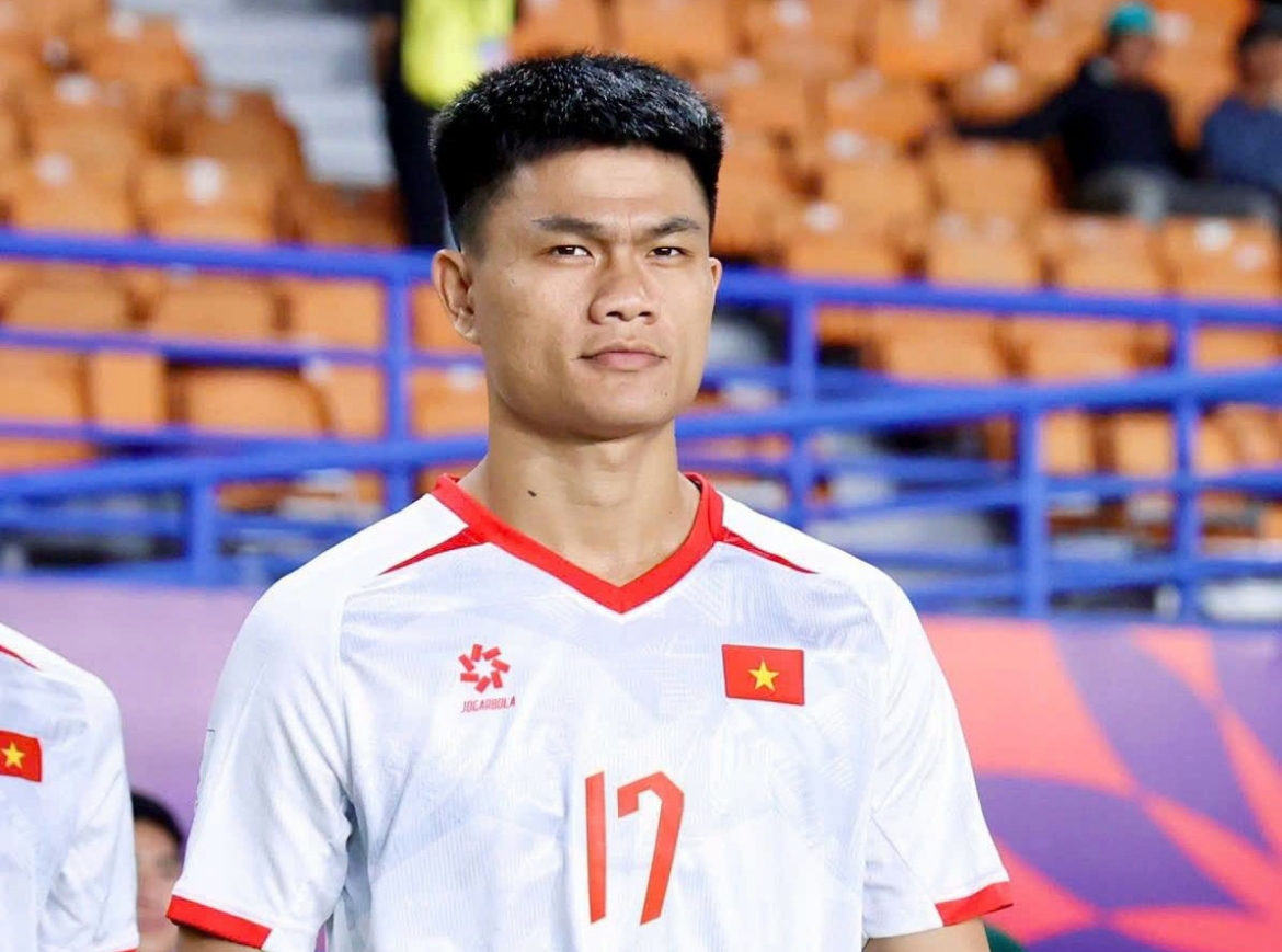 me tien dao doi tuyen viet nam qua doi hinh anh 1