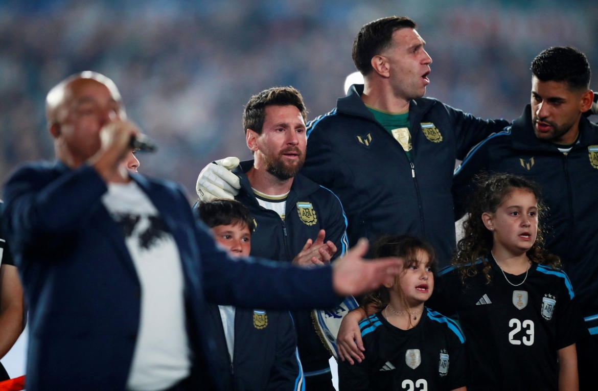 lionel messi vua ghi ban vua kien tao, bat khoc trong tran chia tay Dt argentina hinh anh 2