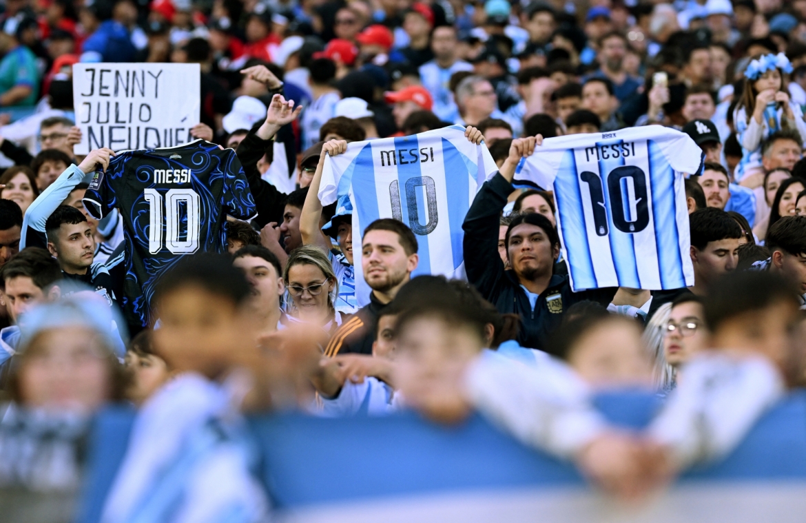 lionel messi vua ghi ban vua kien tao, bat khoc trong tran chia tay Dt argentina hinh anh 3