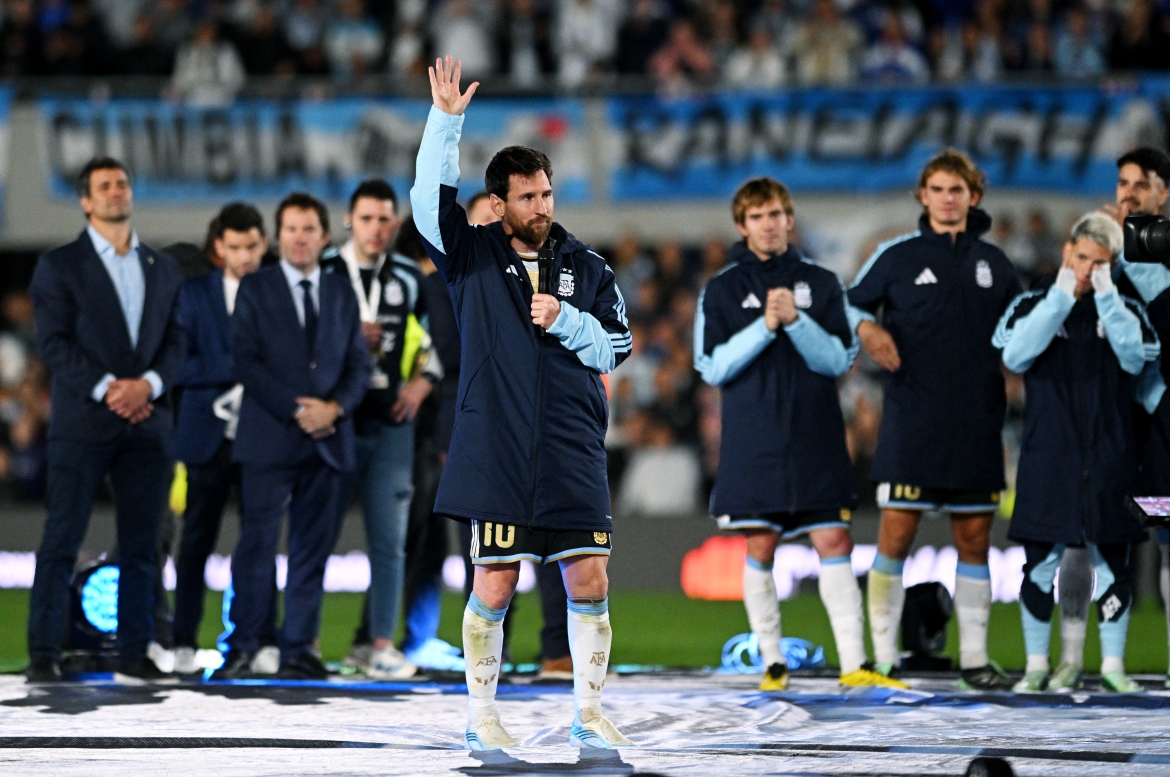 lionel messi nghen ngao noi loi chia tay Dt argentina hinh anh 1