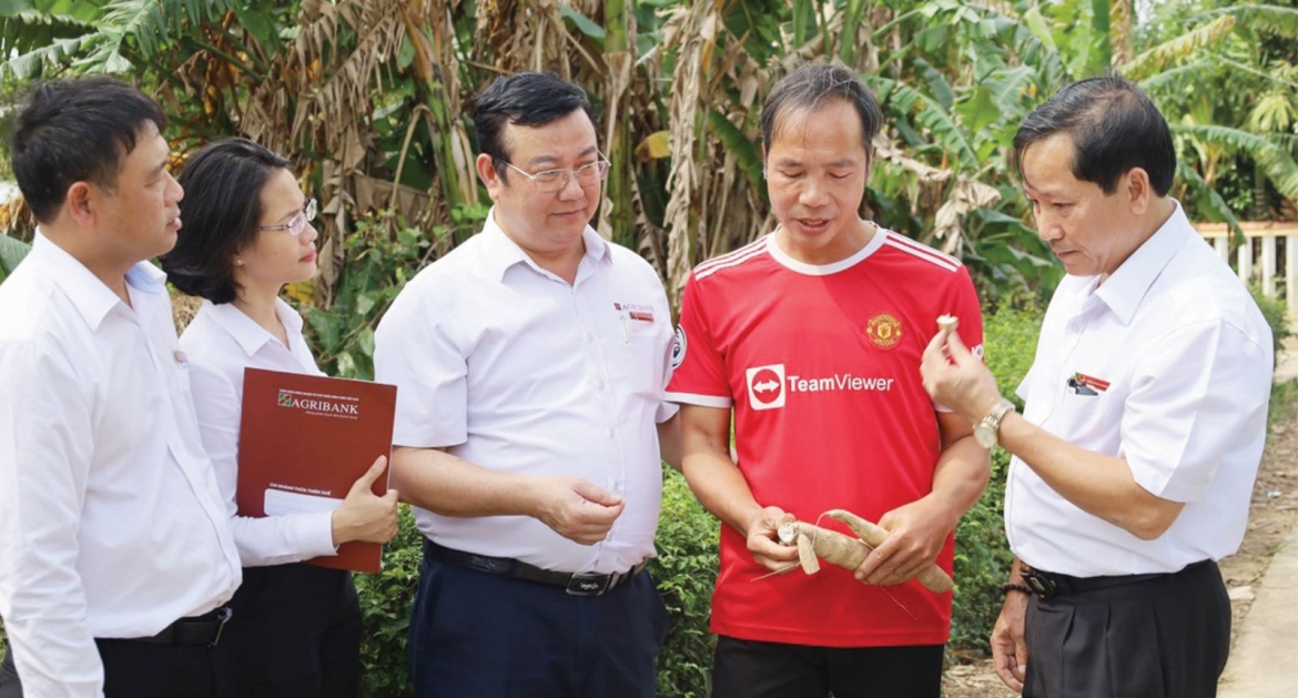 agribank chi nhanh hue day manh so hoa dich vu ngan hang hinh anh 3