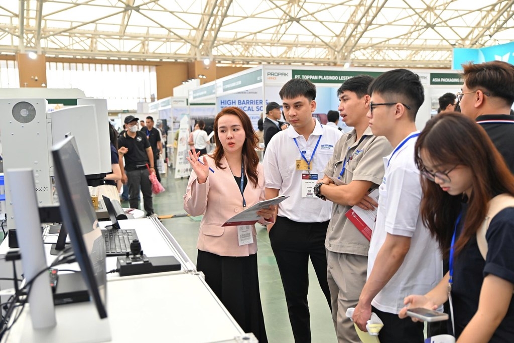 three international exhibitions open in hanoi to boost industrial supply chain picture 2