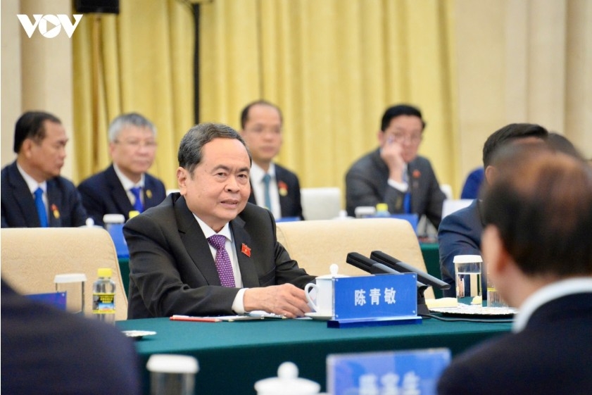 na leader urges stronger exchanges between vietnam, china mass organizations picture 2