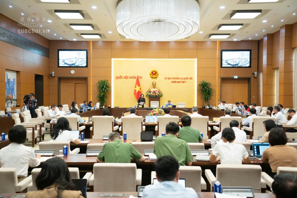 Uy ban thuong vu quoc hoi cho y kien ve du an luat ngan sach nha nuoc hop nhat hinh anh 3