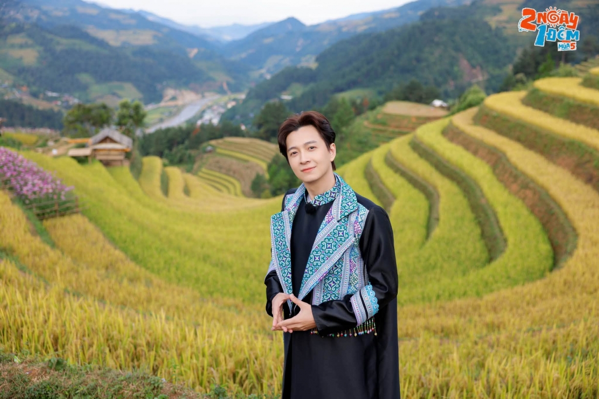 sao viet 17-10 ha nhi gay cuoi, ngo kien huy hoa trai ban hinh anh 3