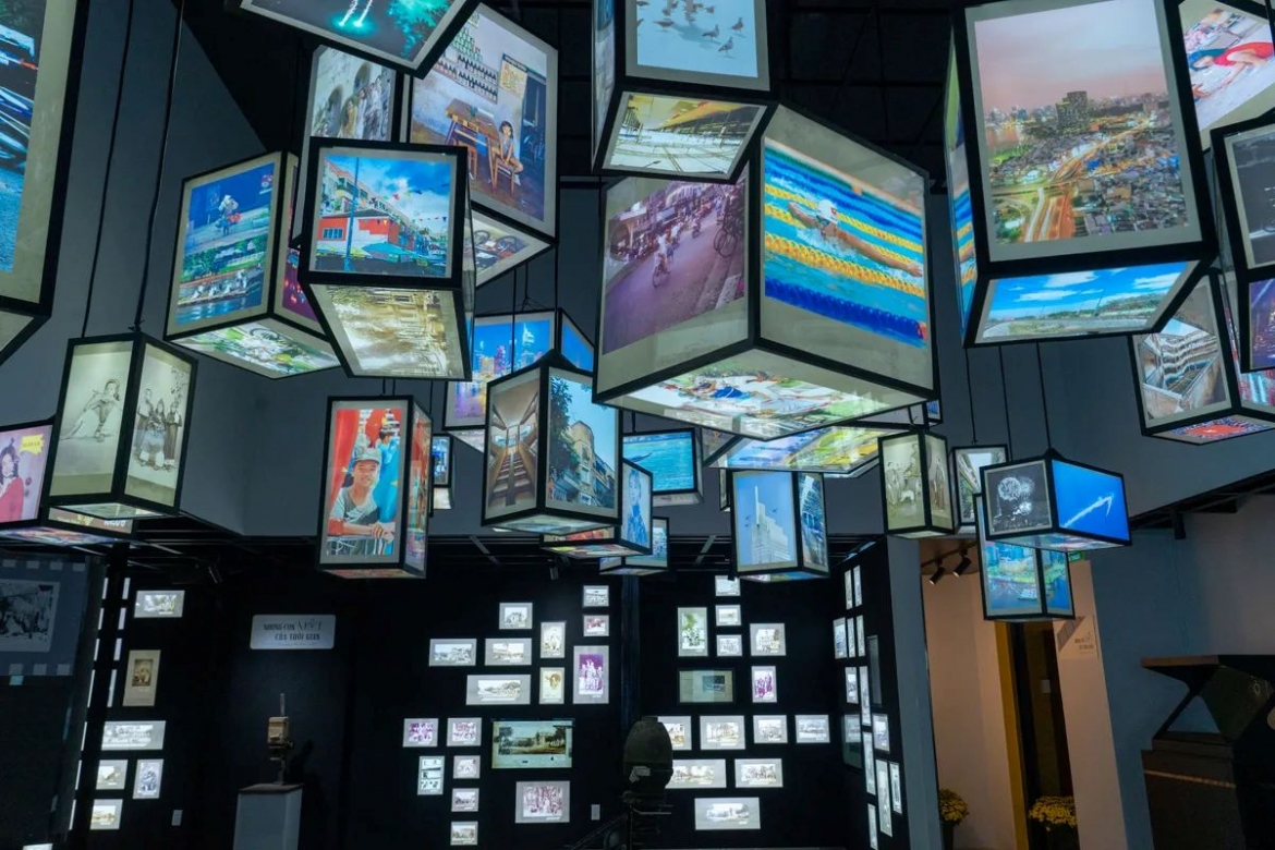 hcm city events mark vietnam cultural day with fireworks, 3d mapping picture 1