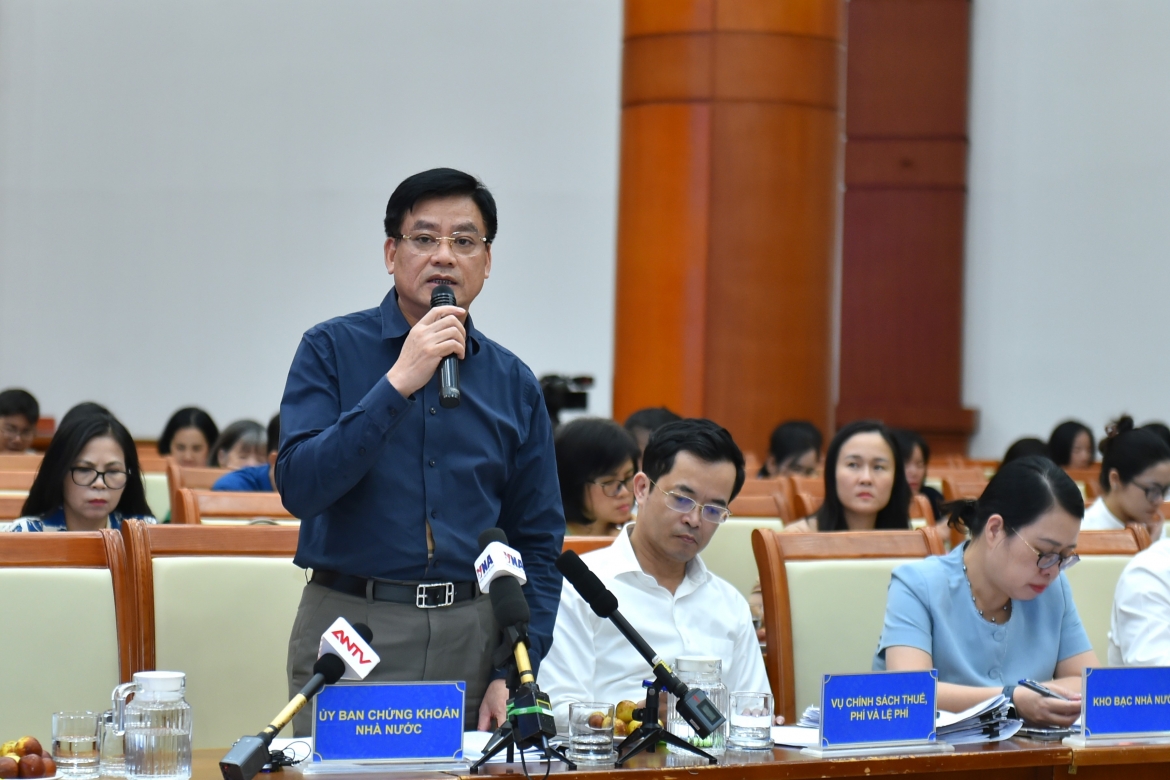 toan bo co phieu hnx sap ve hose, nghien cuu giao dich xuyen trua, noi bien do hinh anh 1