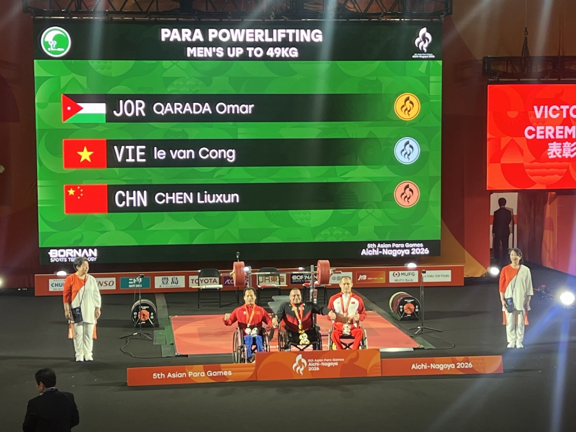 powerlifter le van cong wins silver for vietnam at asian para games 2026 picture 1