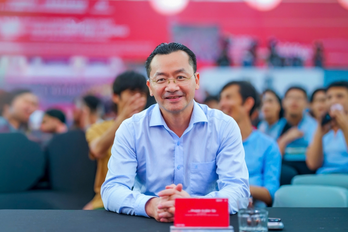 bứt phá kỷ lục tại giải marathon quốc tế hà nội techcombank mùa thứ 5 hình ảnh 3 but pha ky luc tai giai marathon quoc te ha noi techcombank mua thu 5 hinh anh 3