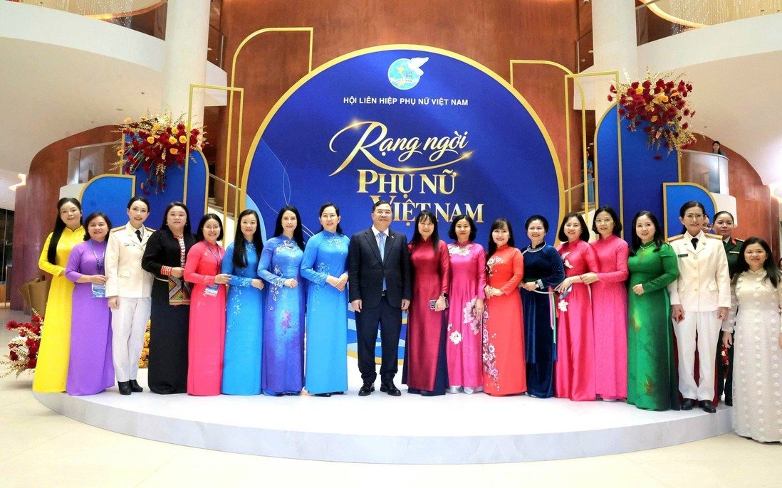 pho thu tuong pham gia tuc du le ky niem 96 nam thanh lap hoi lhpn viet nam hinh anh 1