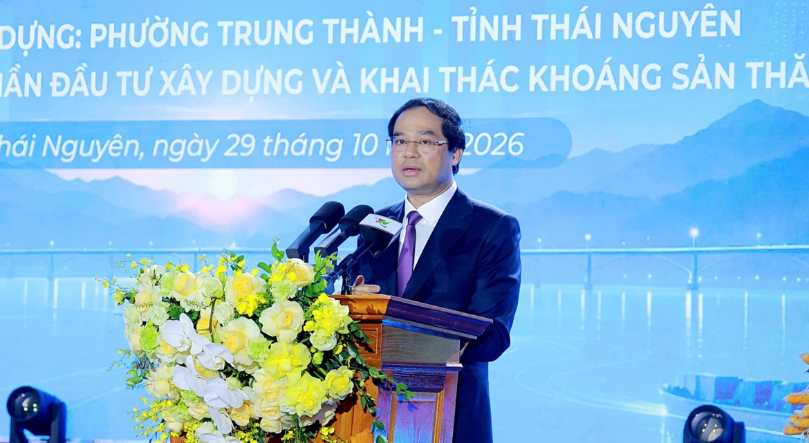 pho thu tuong thuong truc pham gia tuc du le khoi cong cang yen binh, thai nguyen hinh anh 2