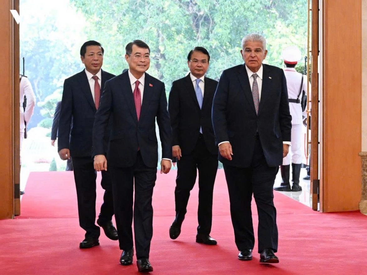 vietnamese government chief meets with panamanian president jose raul mulino picture 1