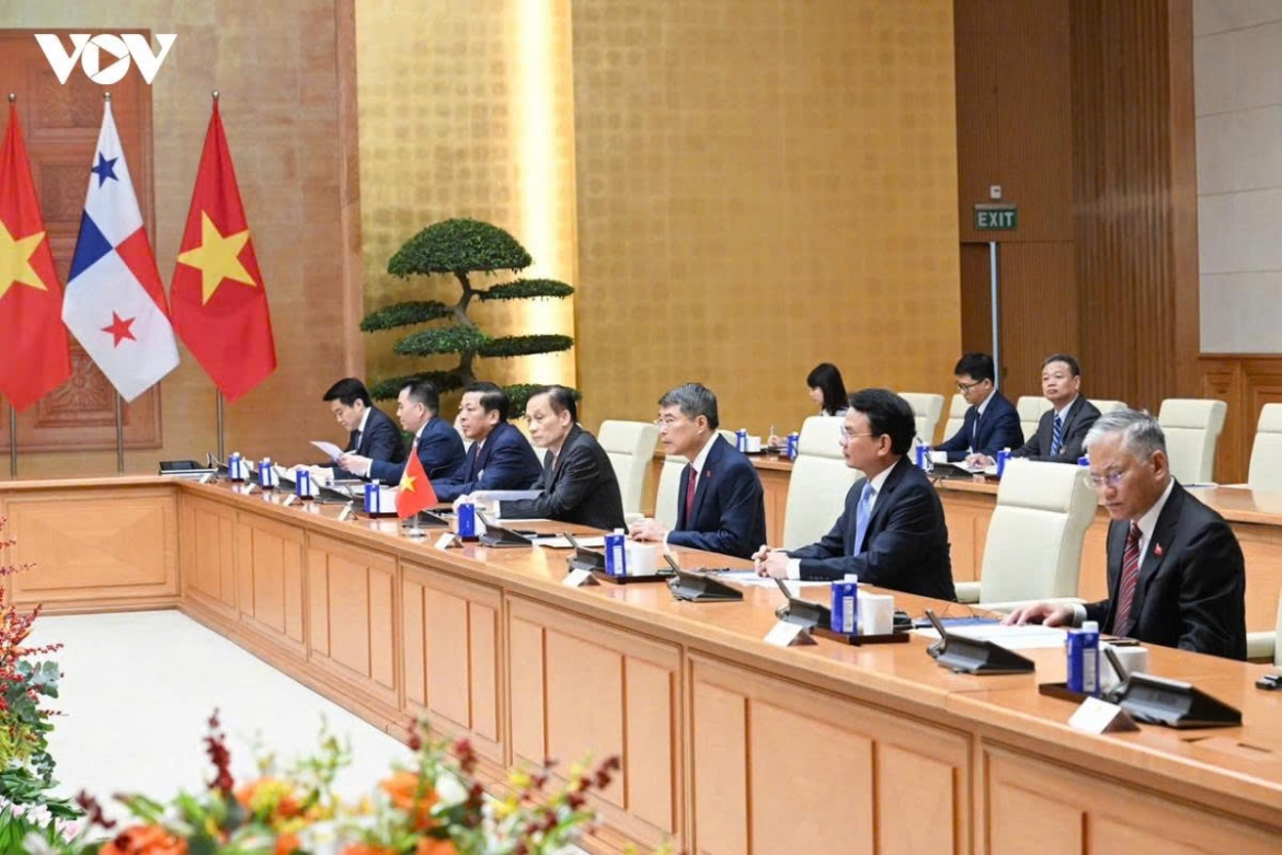 vietnamese government chief meets with panamanian president jose raul mulino picture 4