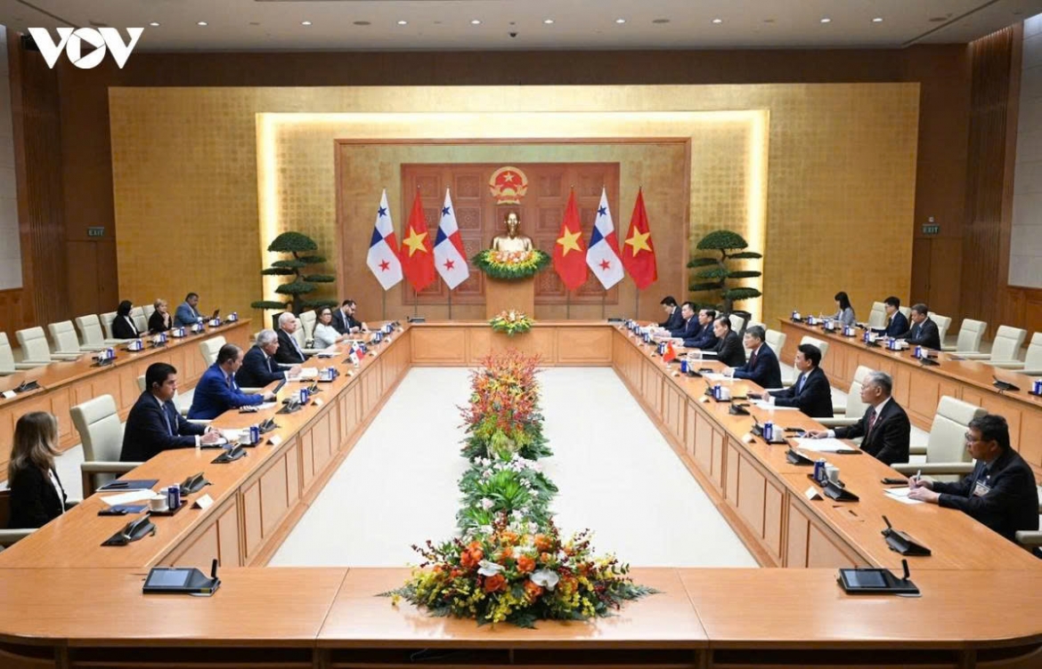 vietnamese government chief meets with panamanian president jose raul mulino picture 5