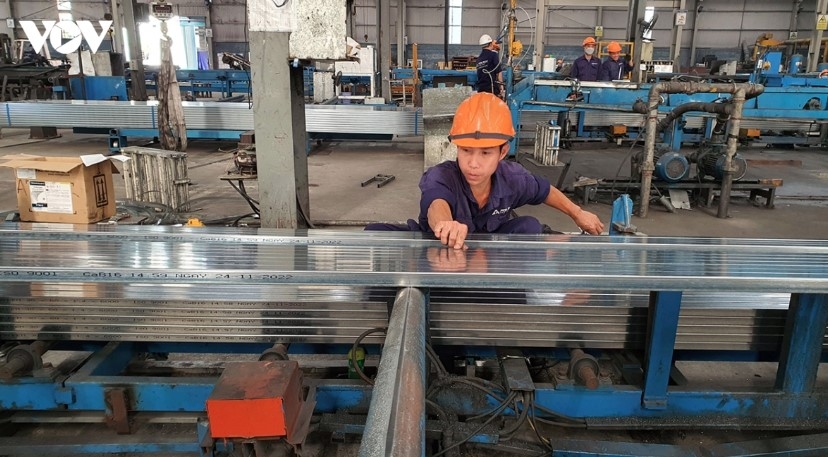 vietnam manufacturing pmi still above 50 in september s p global picture 1