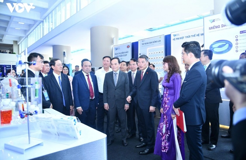 vnu-hcm must attract top national talent, target top 100 asian universities pm hung picture 1