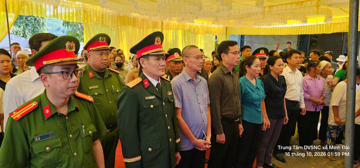 xuc dong don hai liet si hy sinh tai chien truong tay nam ve que huong phu tho hinh anh 12