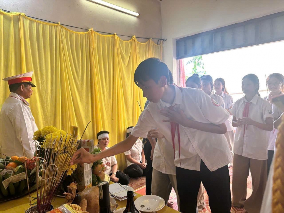 xuc dong don hai liet si hy sinh tai chien truong tay nam ve que huong phu tho hinh anh 19