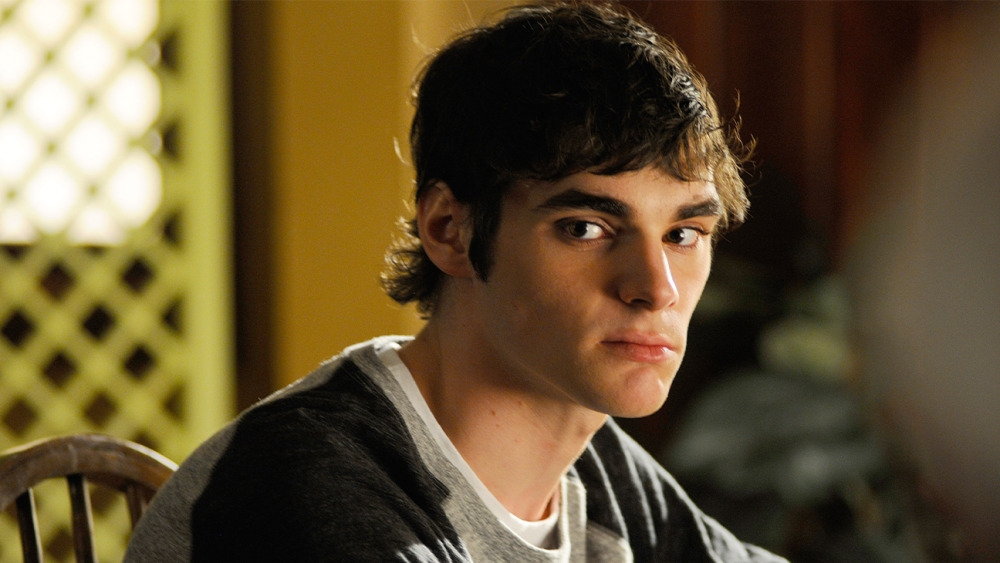 rj mitte dau an vuot ra ngoai man anh hinh anh 3