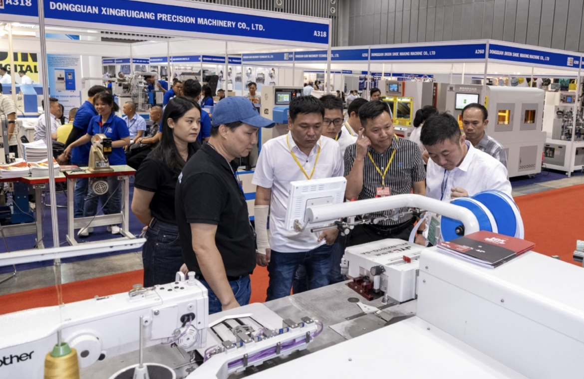 400 brands gather for textile industry exhibition in vietnam picture 1