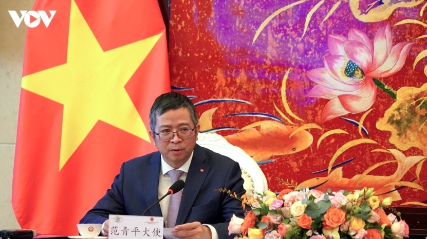 roundtable seeks to boost high-tech investment ties between vietnam and china picture 2