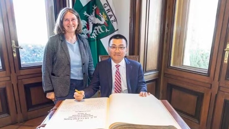 austrian communist party impressed by vietnam s nation-building achievements picture 1