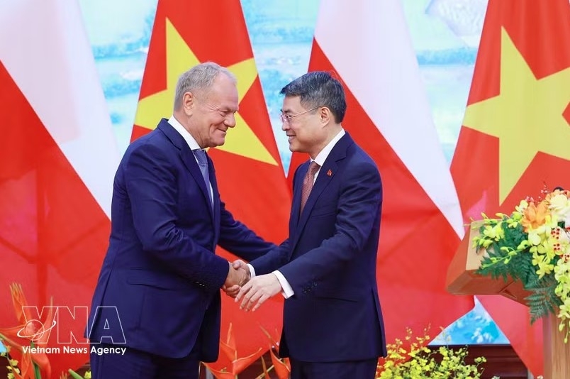 polish prime minister donald tusk wraps up official visit to vietnam picture 1