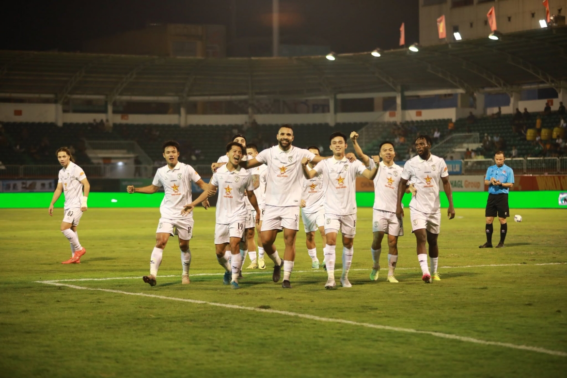 thang thuyet phuc hagl, slna tam chiem ngoi dau bang v-league 2026 2027 hinh anh 8