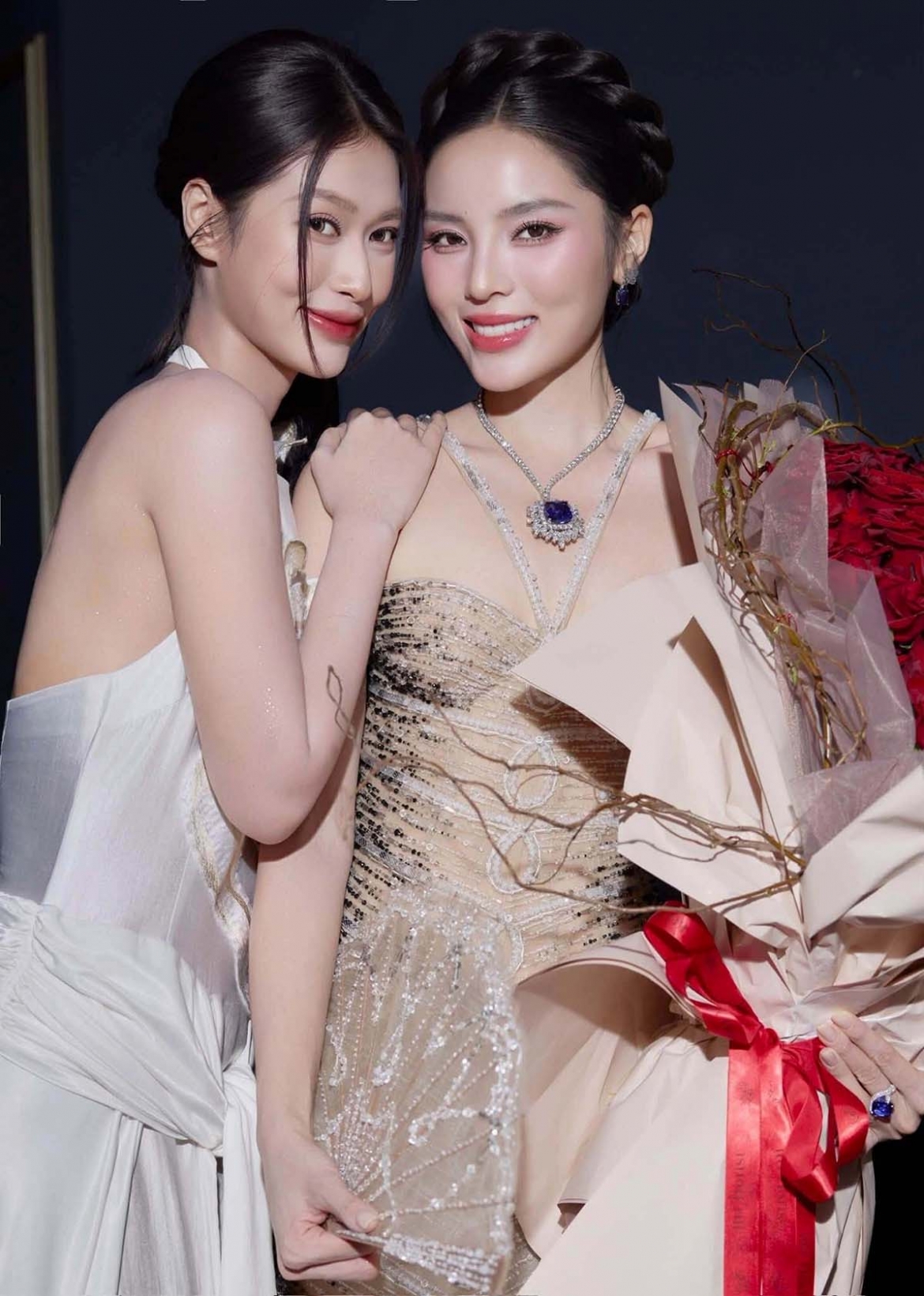 sao viet 25 10 hoa hau quynh anh va A hau my anh phai nop phat, bi cam dien hinh anh 11