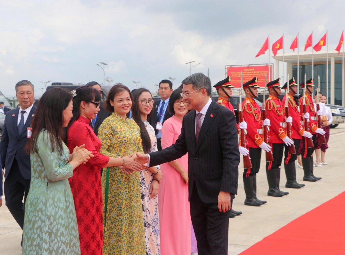 Thủ tướng Lê Minh Hưng kết thúc chuyến thăm Vương quốc Campuchia