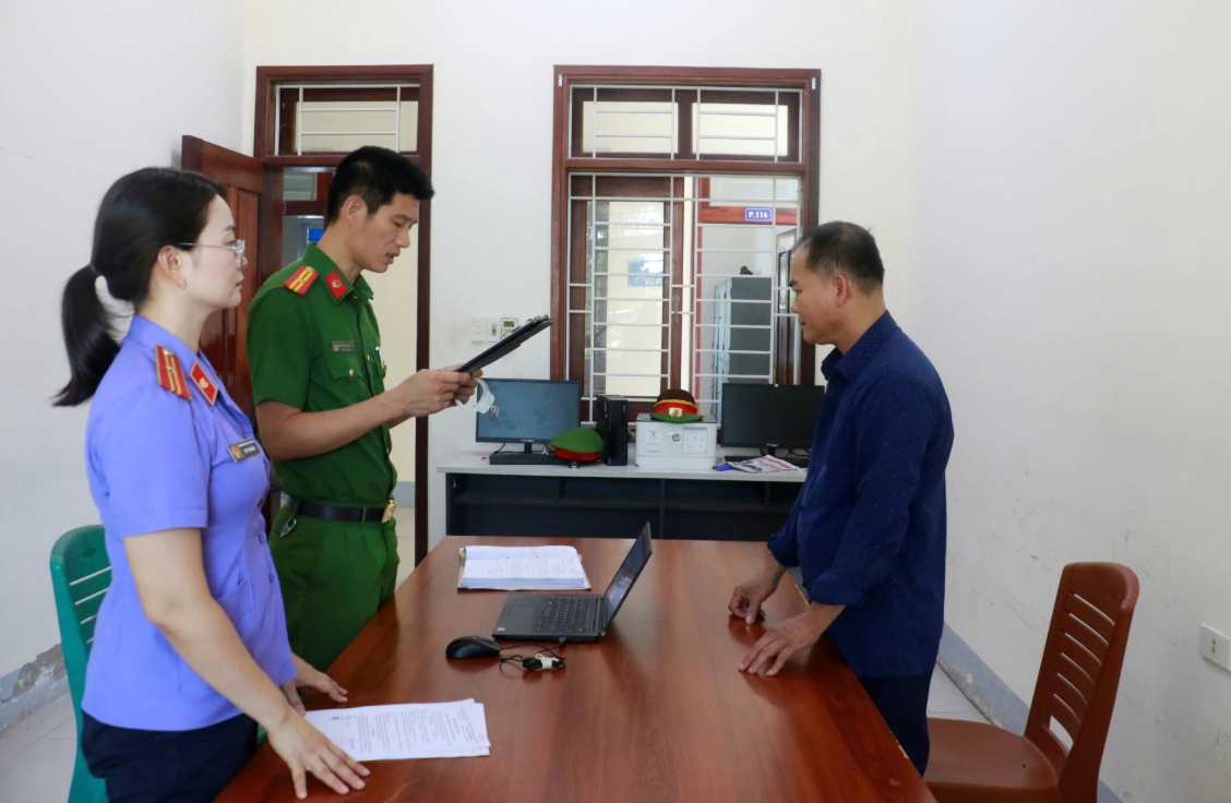 cong an nghe an triet pha duong day thuoc gia, thu giu 20.000 lo thuoc thanh pham hinh anh 1