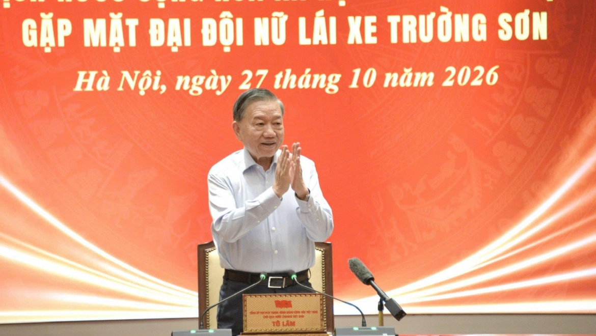 Tổng Bí thư, Chủ tịch nước Tô Lâm gặp mặt Đại đội nữ lái xe Trường Sơn