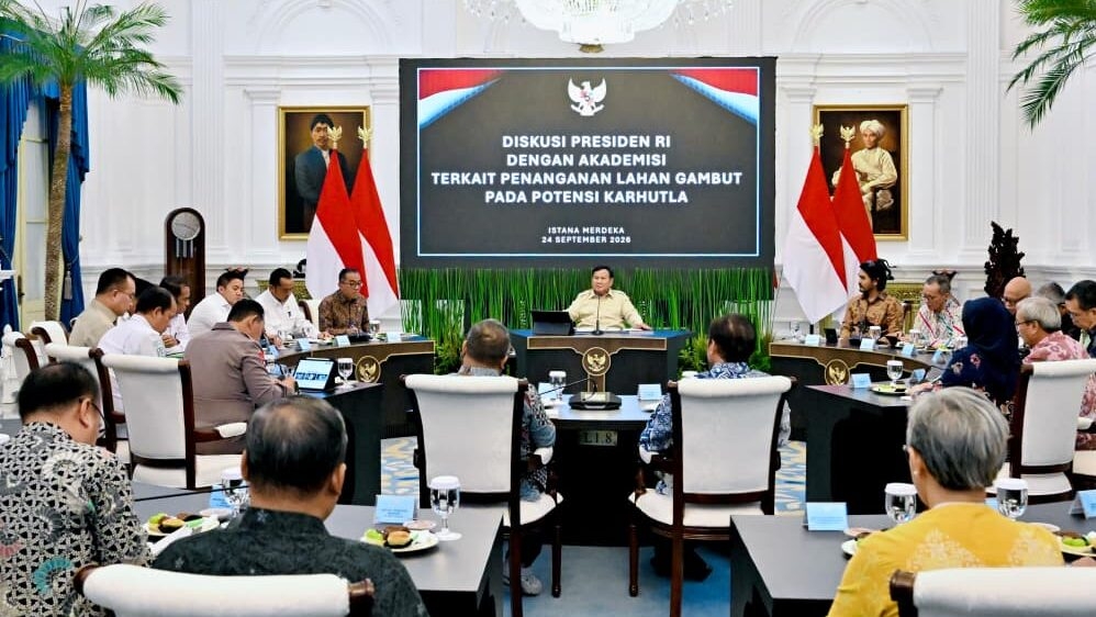 khoi mu tu indonesia phu kin malaysia, truong hoc dong loat dong cua hinh anh 1