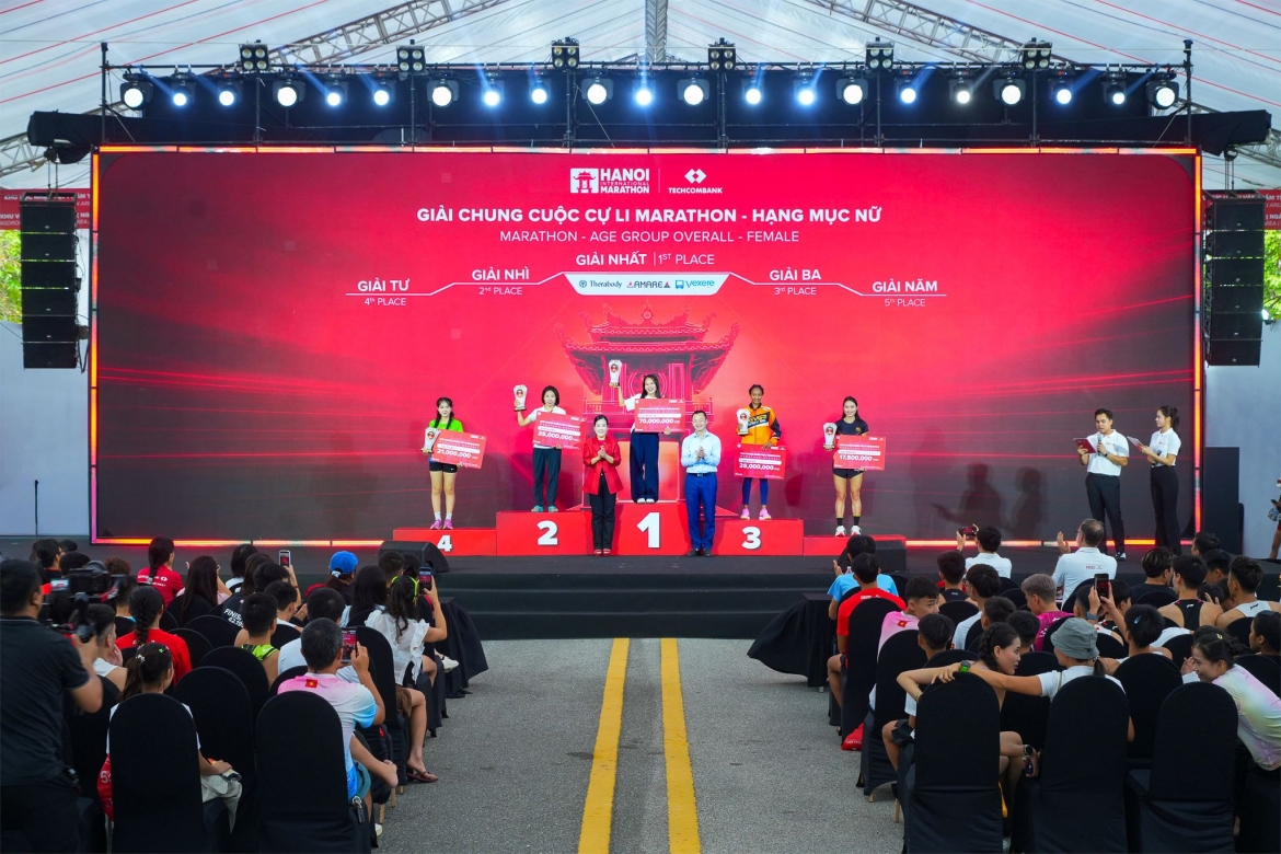 Bứt phá kỷ lục tại giải Marathon Quốc tế Hà Nội Techcombank Mùa thứ 5