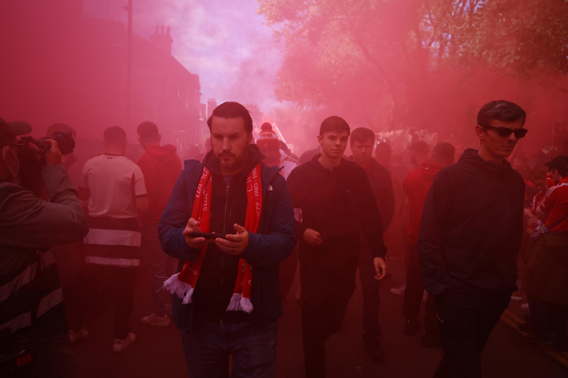 truc tiep liverpool 0-0 man city Doi cong hap dan hinh anh 5