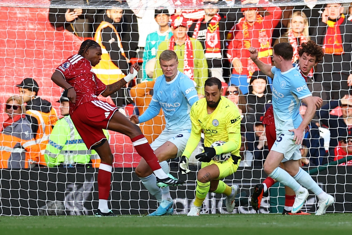 truc tiep liverpool 0-0 man city Doi cong hap dan hinh anh 1
