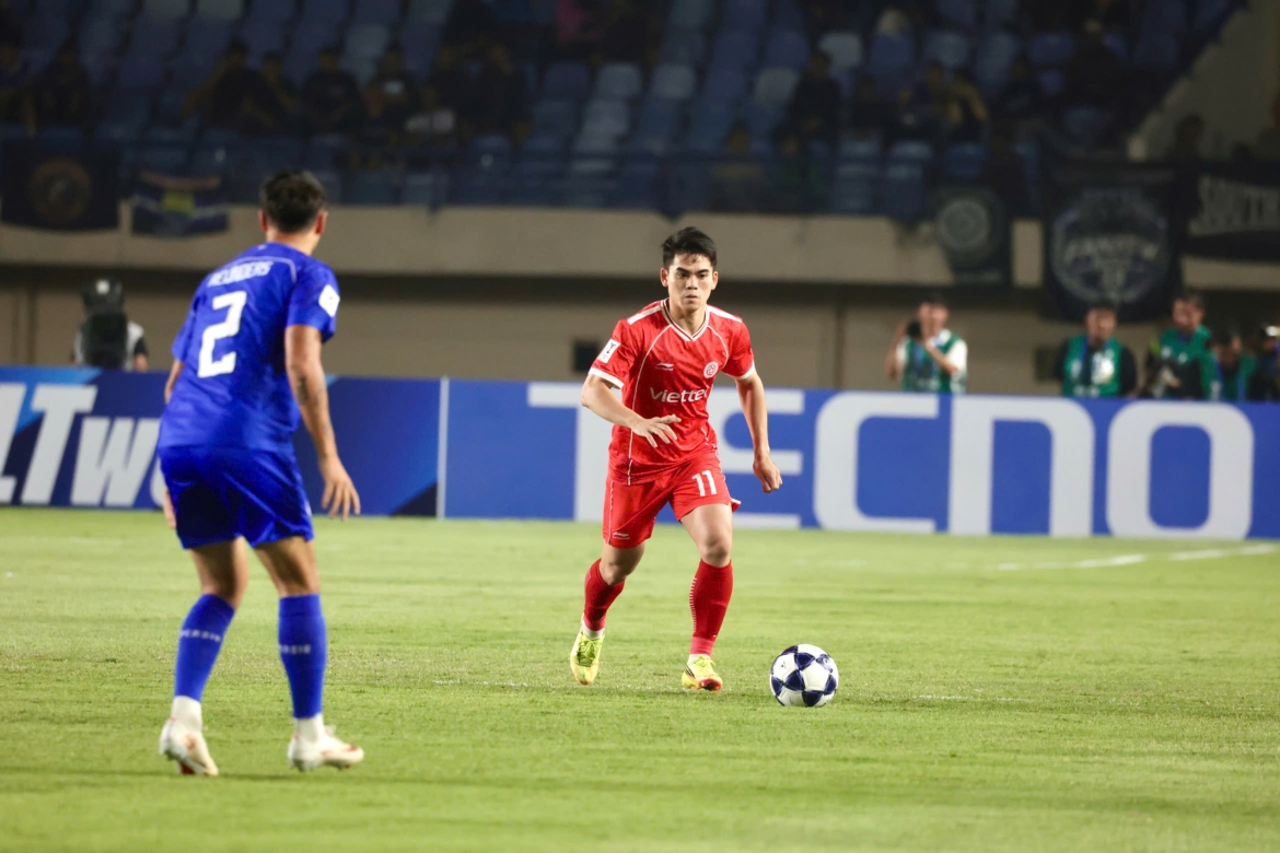 truc tiep persib bandung 1-0 the cong viettel hai the do lien tiep hinh anh 8