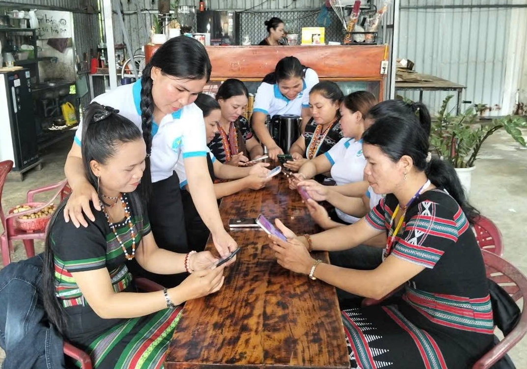 Truyền thông đa phương tiện đẩy lùi hủ tục, tảo hôn tại vùng cao miền núi Đà Nẵng