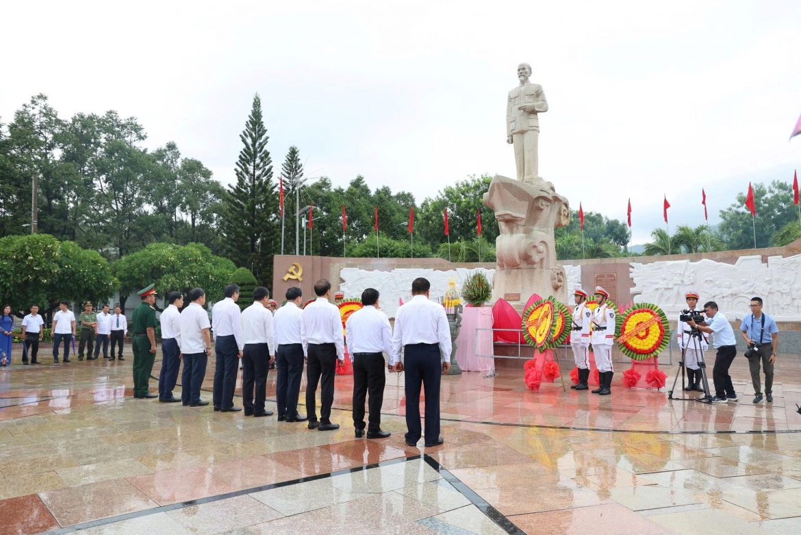 80 nam su kien bac ho den vinh cam ranh bai hoc ngoai giao con nguyen gia tri hinh anh 2